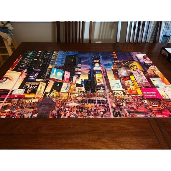Times Square 2000 Piece Jigsaw Puzzle Buffalo - Picture 2 of 2